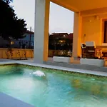 D2olive House
