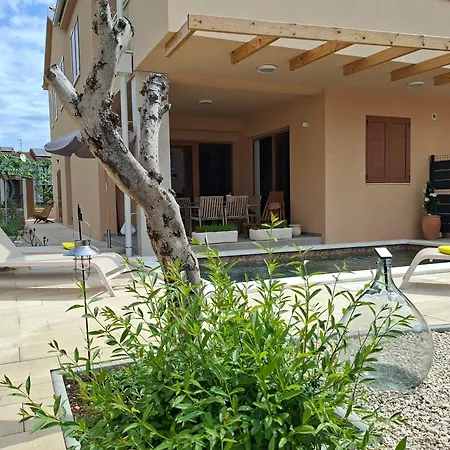 D2olive House * Biograd Na Moru