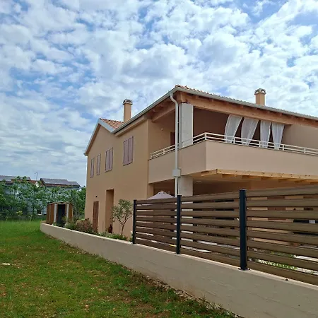 D2olive House * Biograd Na Moru