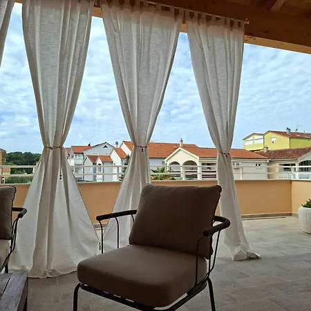 Βίλα D2olive House Biograd Na Moru