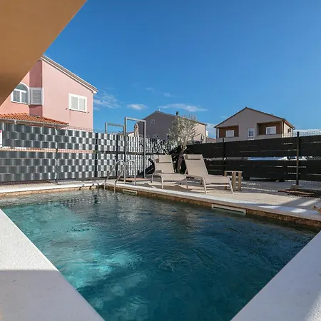 D2olive House Villa *