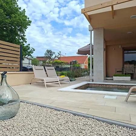 Vila D2olive House