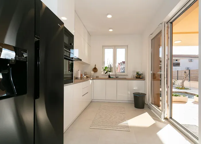 D2olive House *